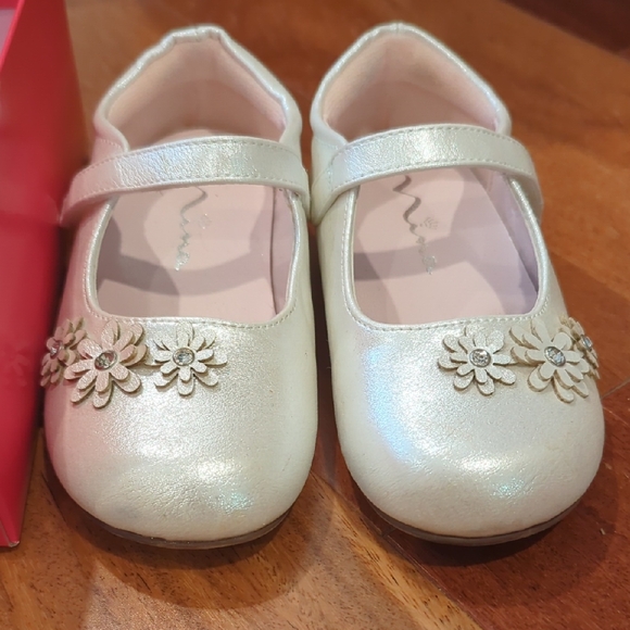 Nina Cream Dress Shoes with Floral Embellishments - Picture 1 of 5